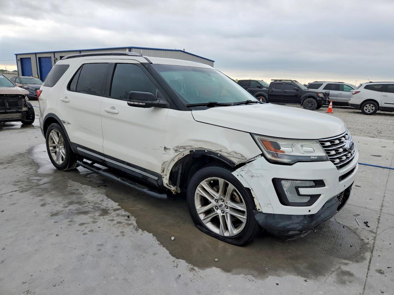 2016 FORD EXPLORER XLT photo 7