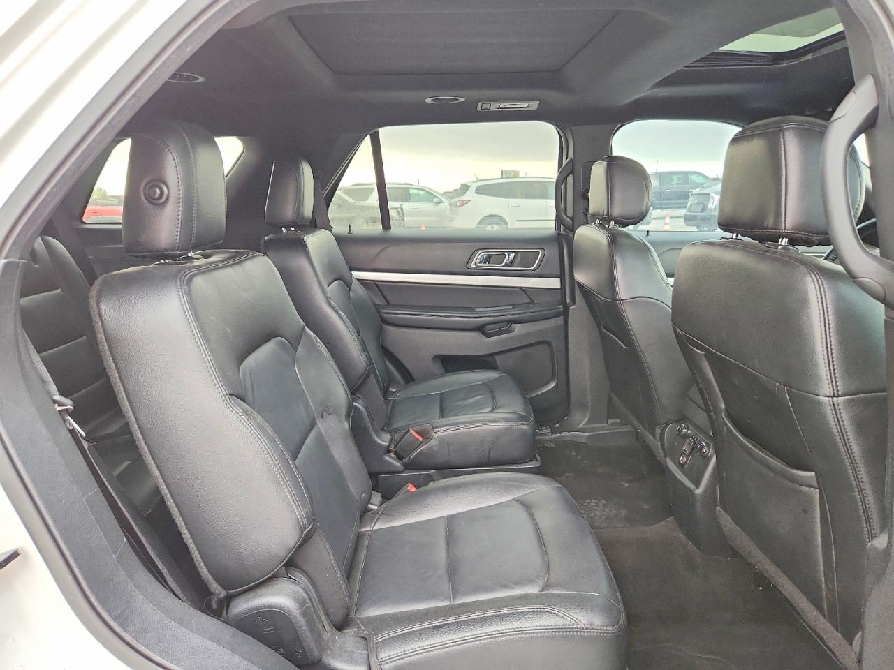 2016 FORD EXPLORER XLT photo 21