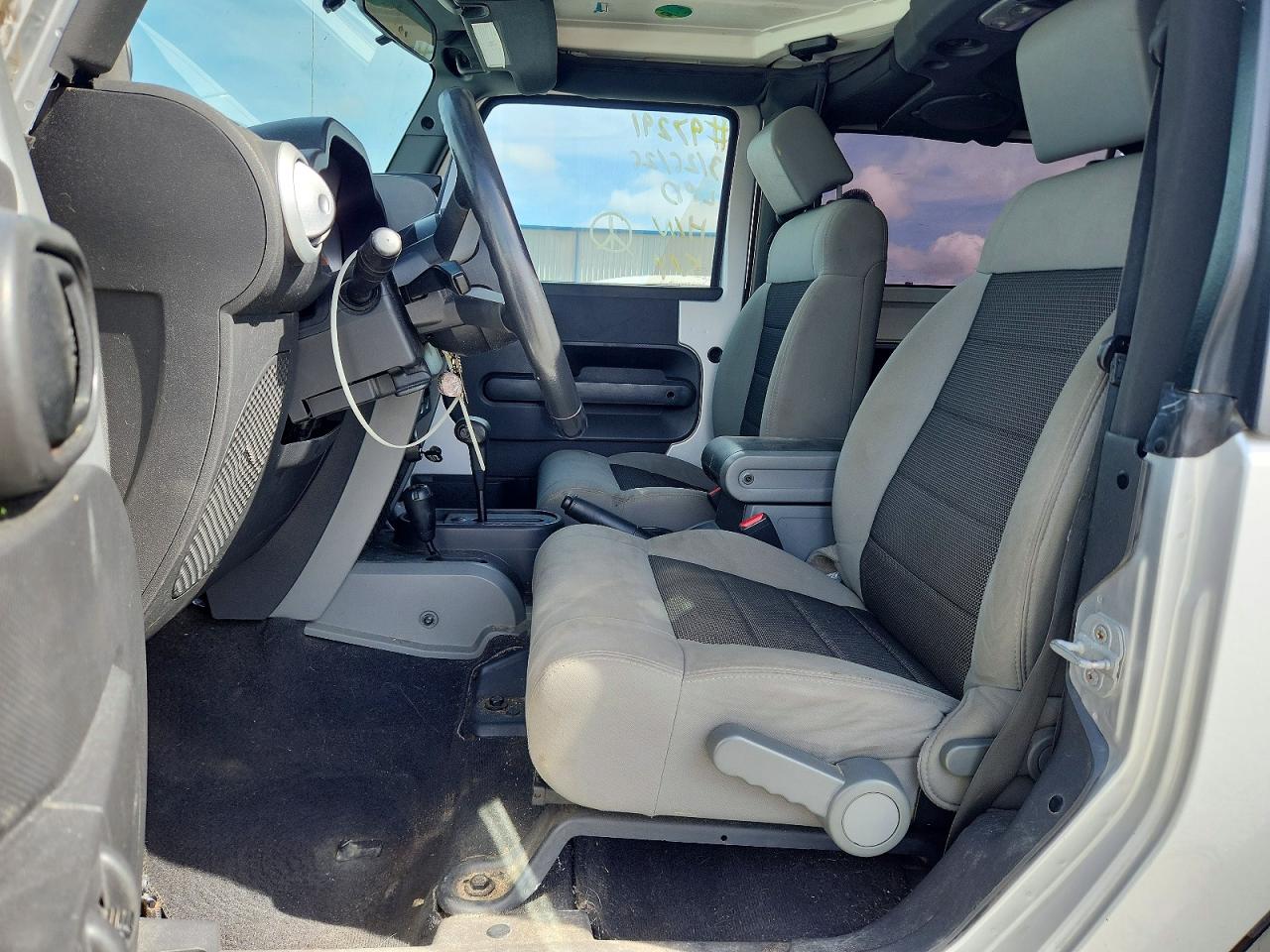 2010 JEEP WRANGLER SAHARA photo 19