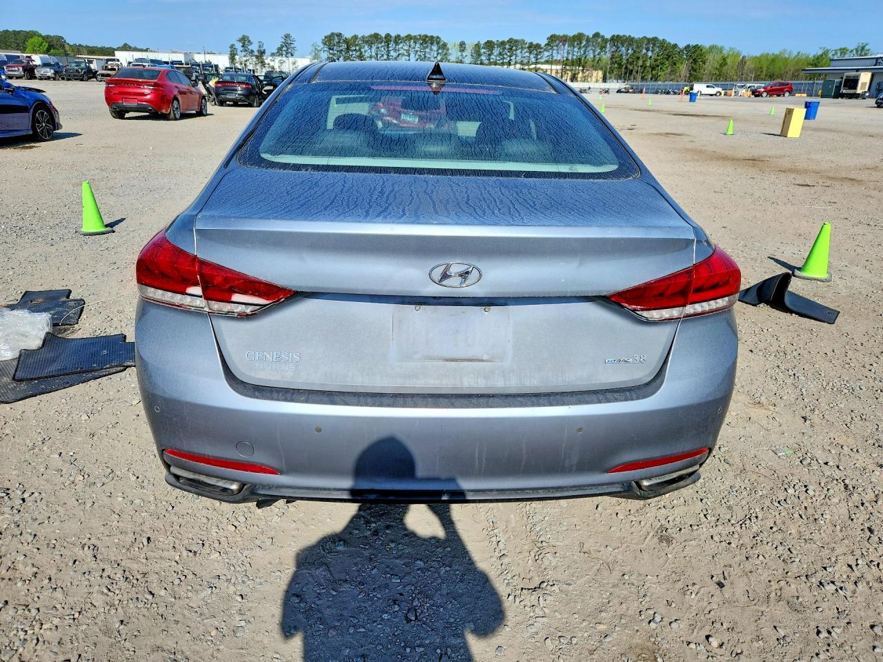 2015 HYUNDAI GENESIS 3.8L photo 11