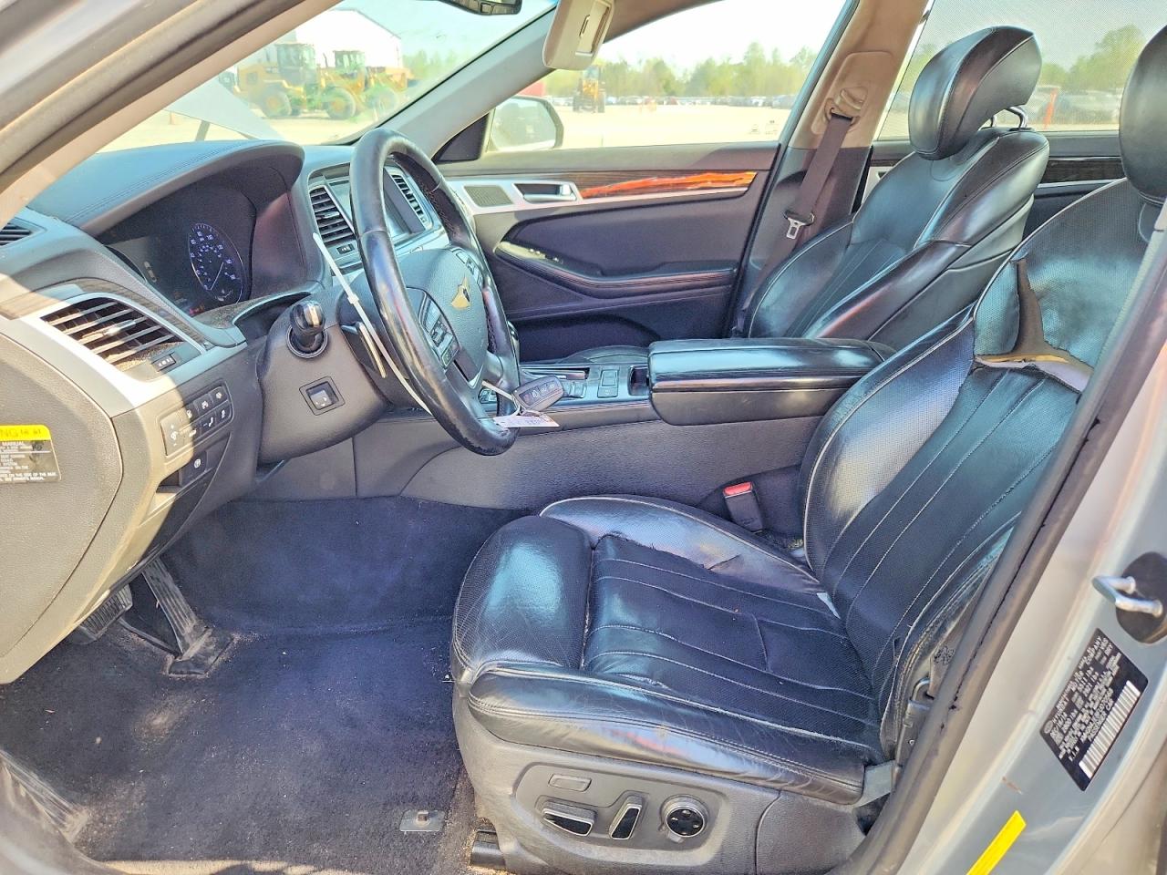 2015 HYUNDAI GENESIS 3.8L photo 13