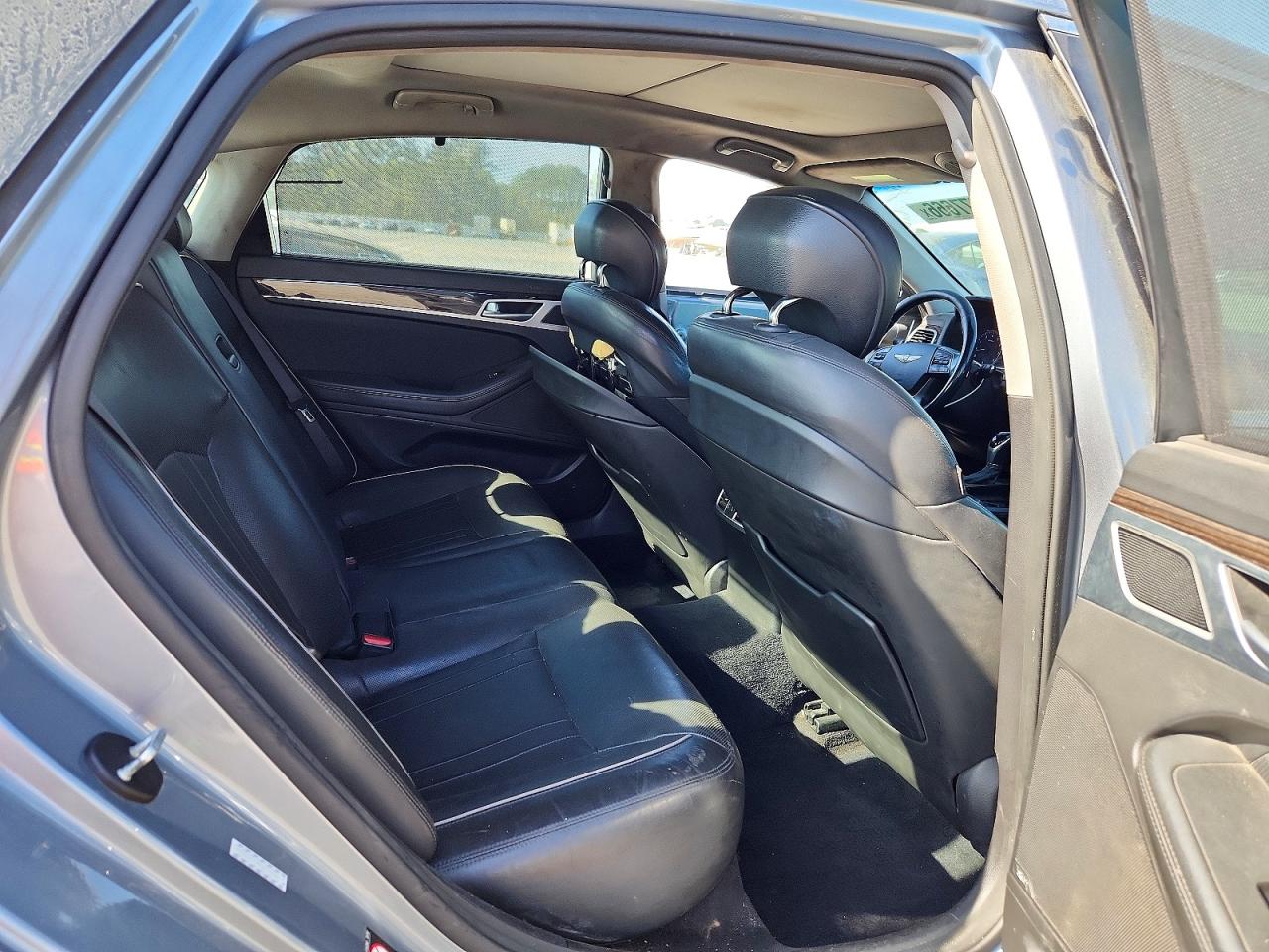 2015 HYUNDAI GENESIS 3.8L photo 19