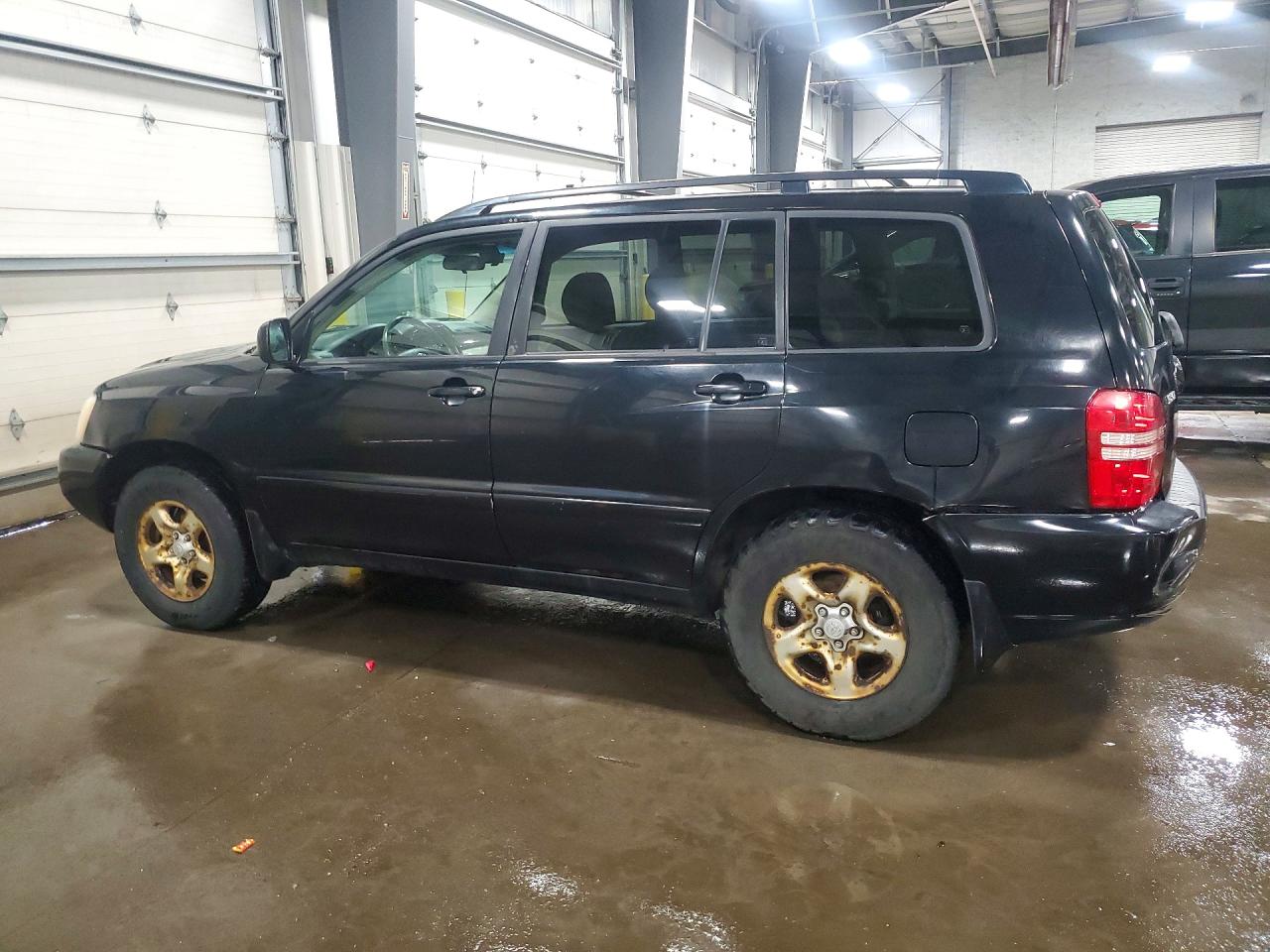2003 TOYOTA HIGHLANDER BASE photo 2