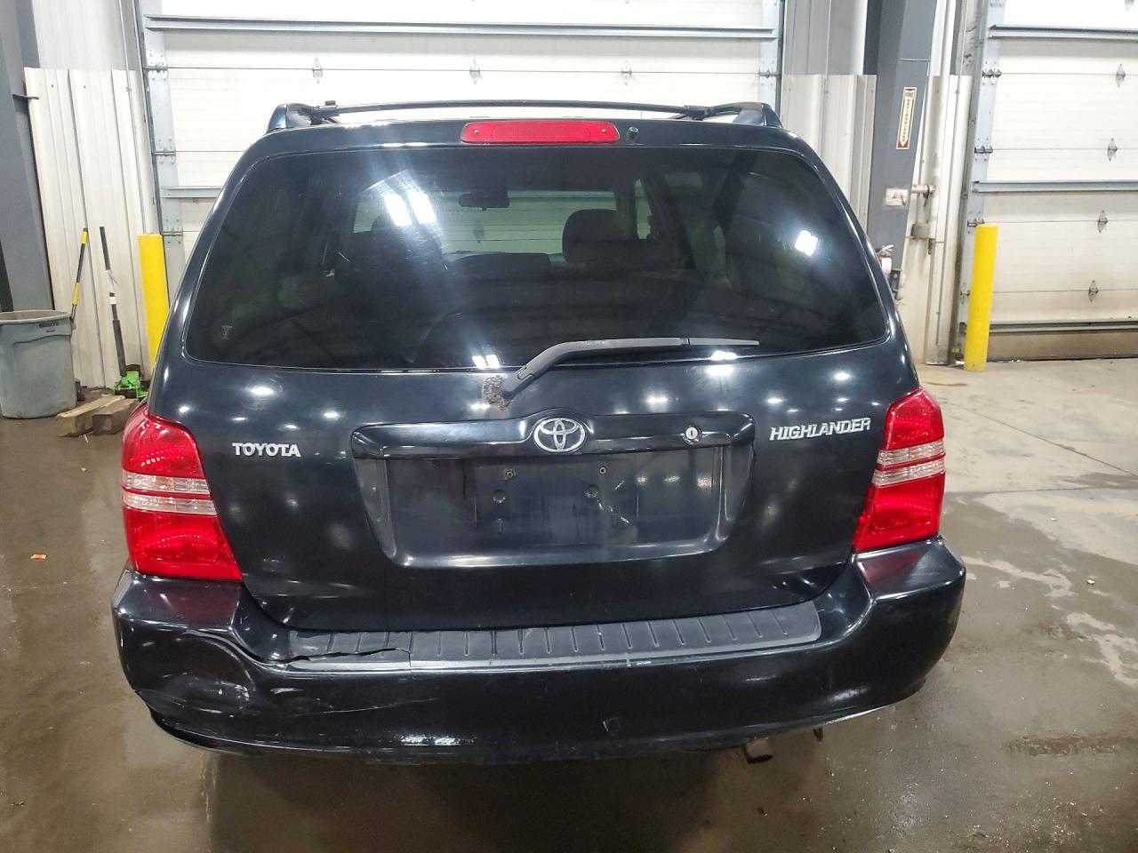 2003 TOYOTA HIGHLANDER BASE photo 6