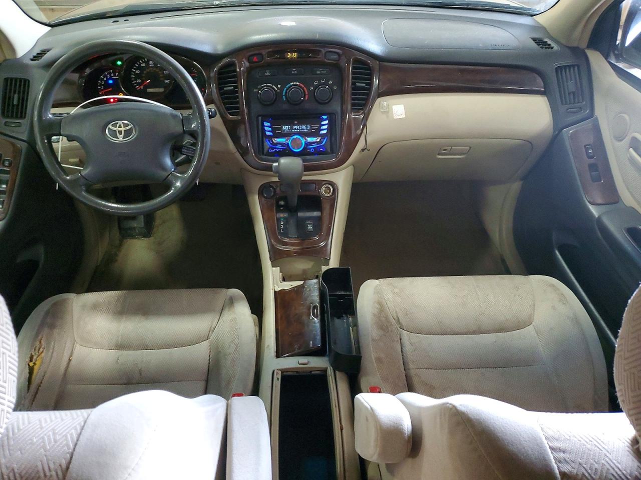 2003 TOYOTA HIGHLANDER BASE photo 8