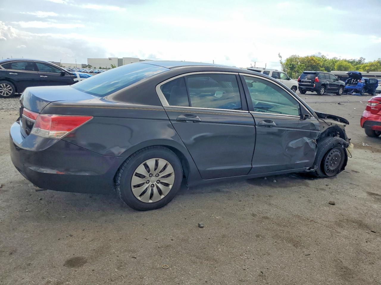 2012 HONDA ACCORD LX photo 5