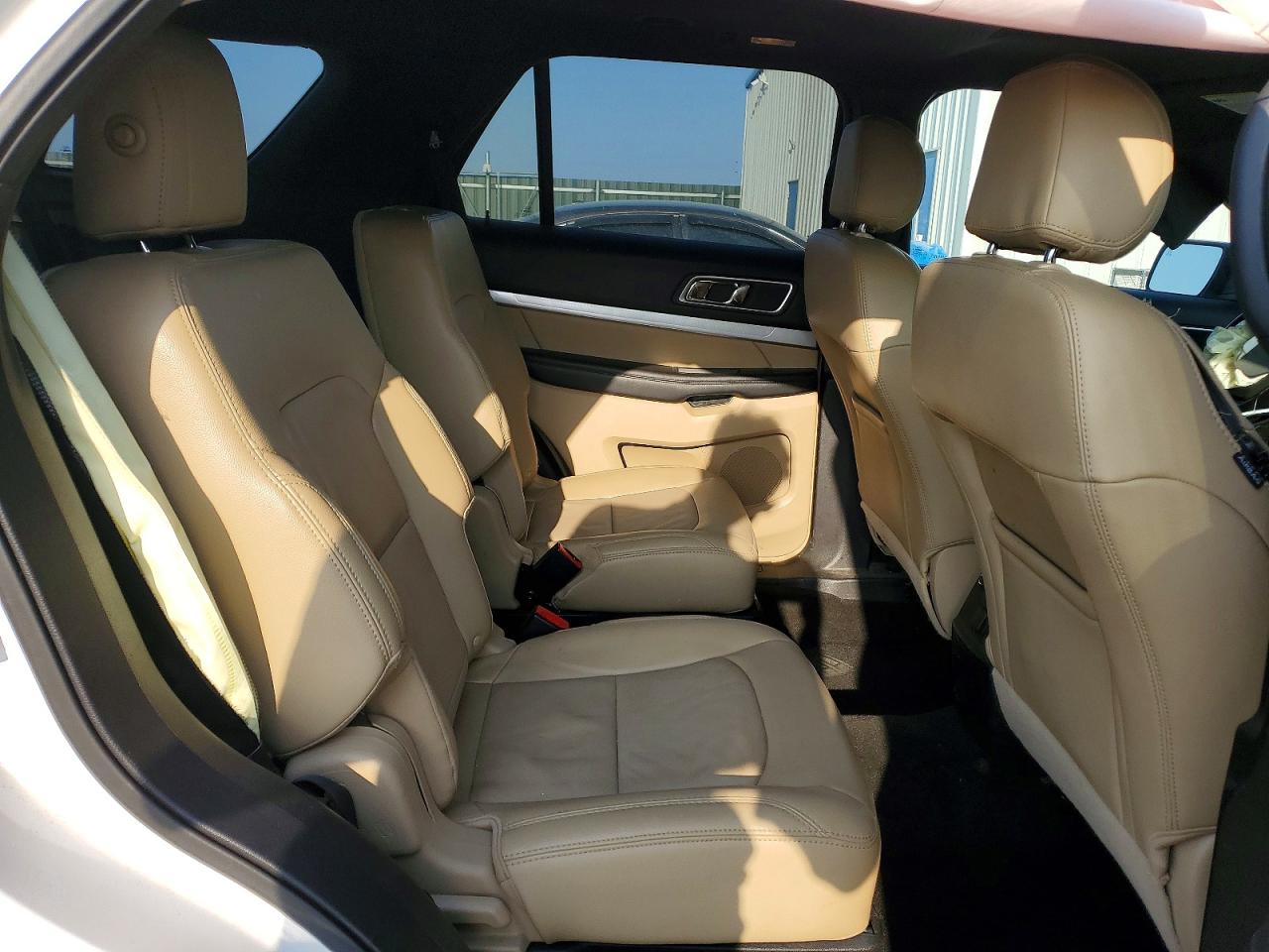 2016 FORD EXPLORER XLT photo 21