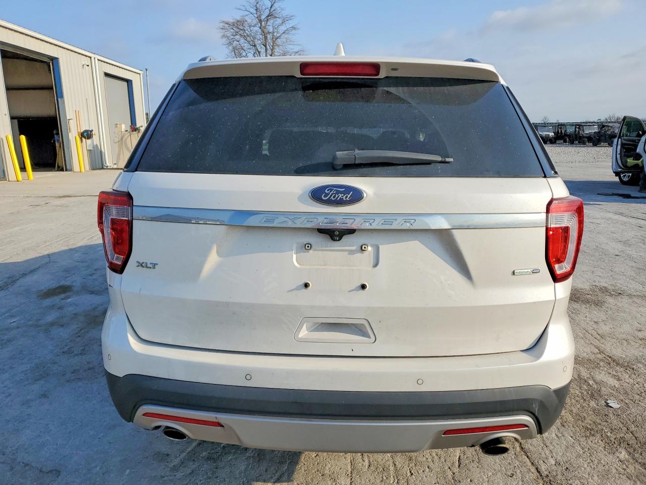 2016 FORD EXPLORER XLT photo 11