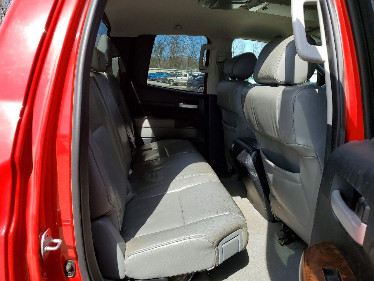 2010 TOYOTA TUNDRA LIMITED photo 10