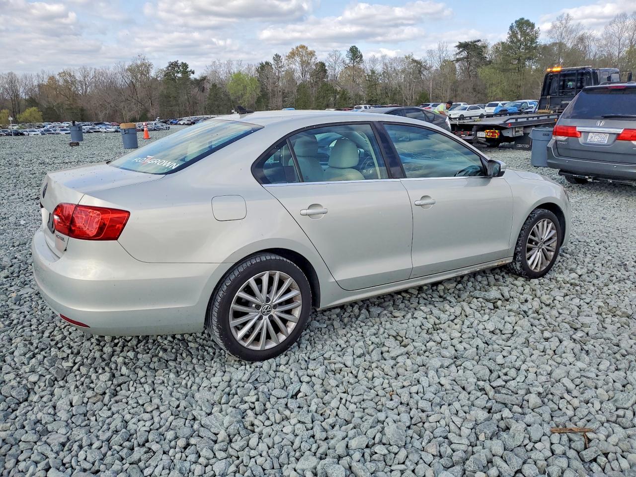 2011 VOLKSWAGEN JETTA SEL photo 5