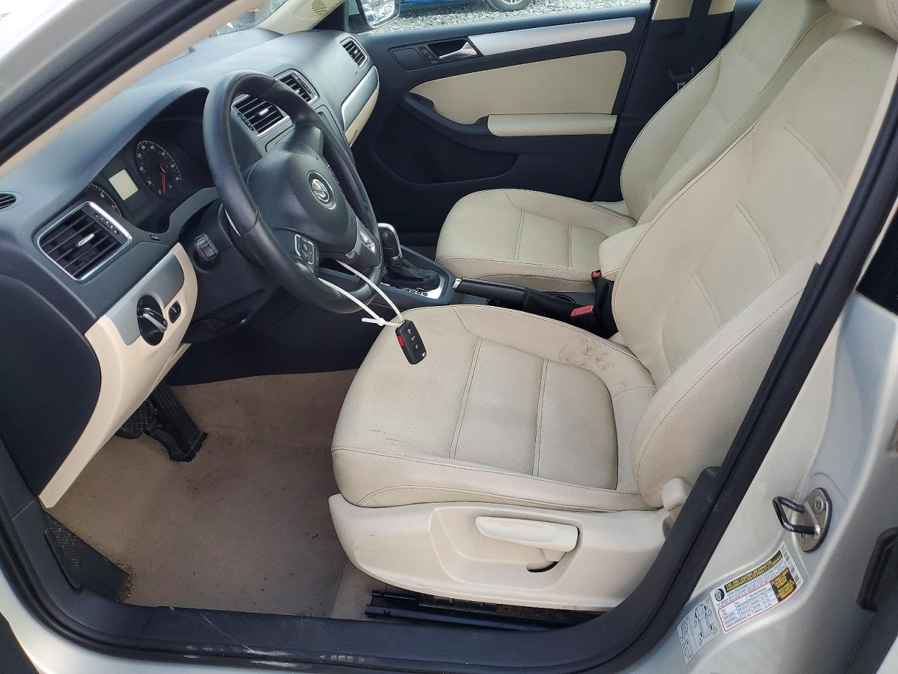 2011 VOLKSWAGEN JETTA SEL photo 13