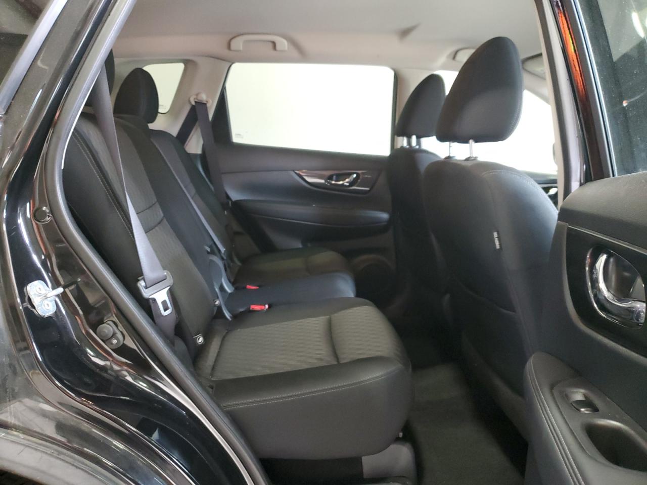 2017 NISSAN ROGUE S photo 31