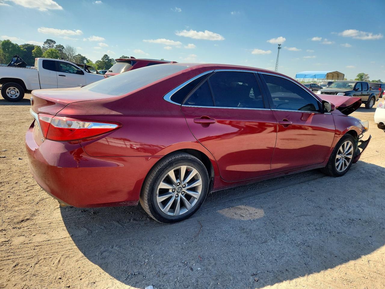 2017 TOYOTA CAMRY XLE photo 5