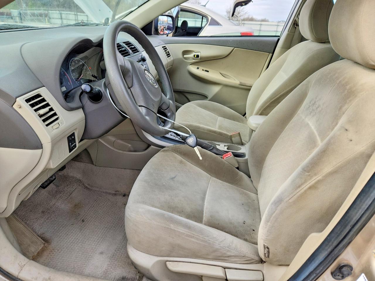 2009 TOYOTA COROLLA LE photo 13