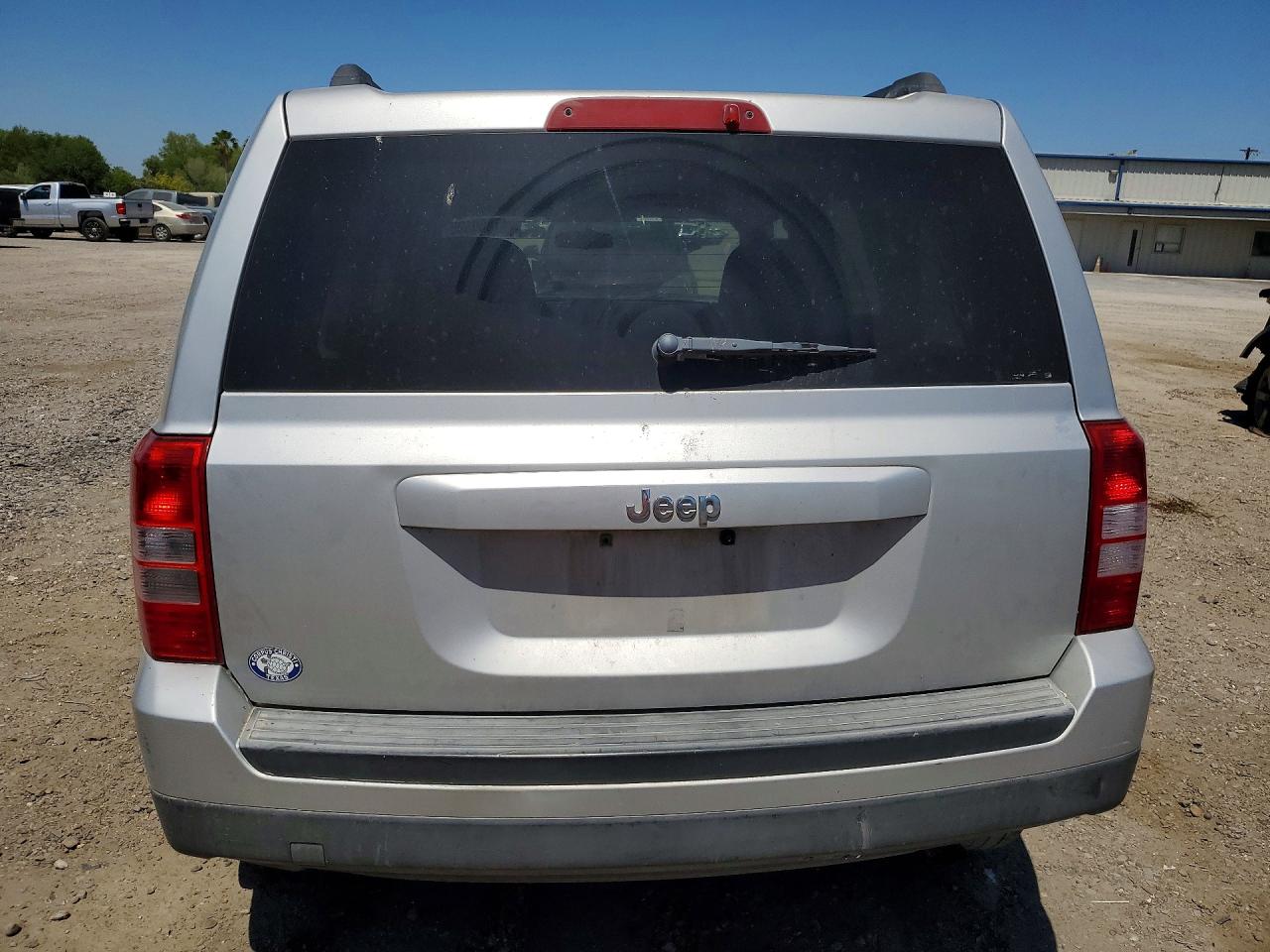 2012 JEEP PATRIOT photo 16