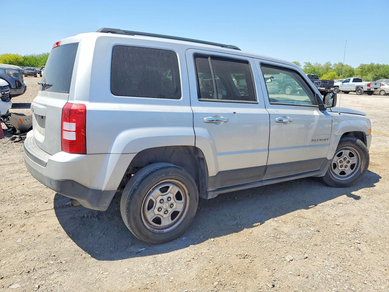 2012 JEEP PATRIOT photo 7