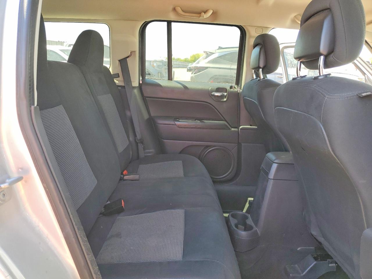2012 JEEP PATRIOT photo 28