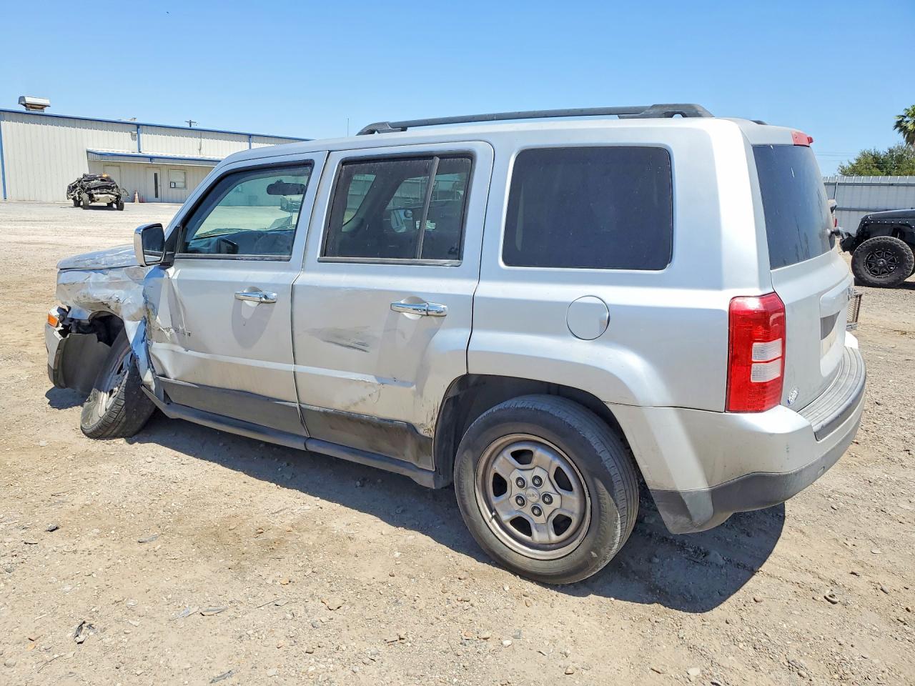 2012 JEEP PATRIOT photo 4