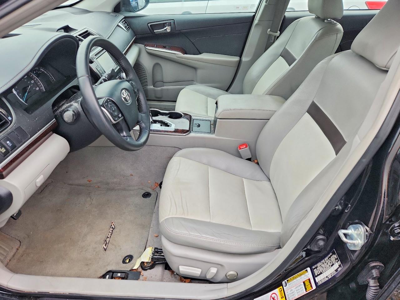 2013 TOYOTA CAMRY photo 13
