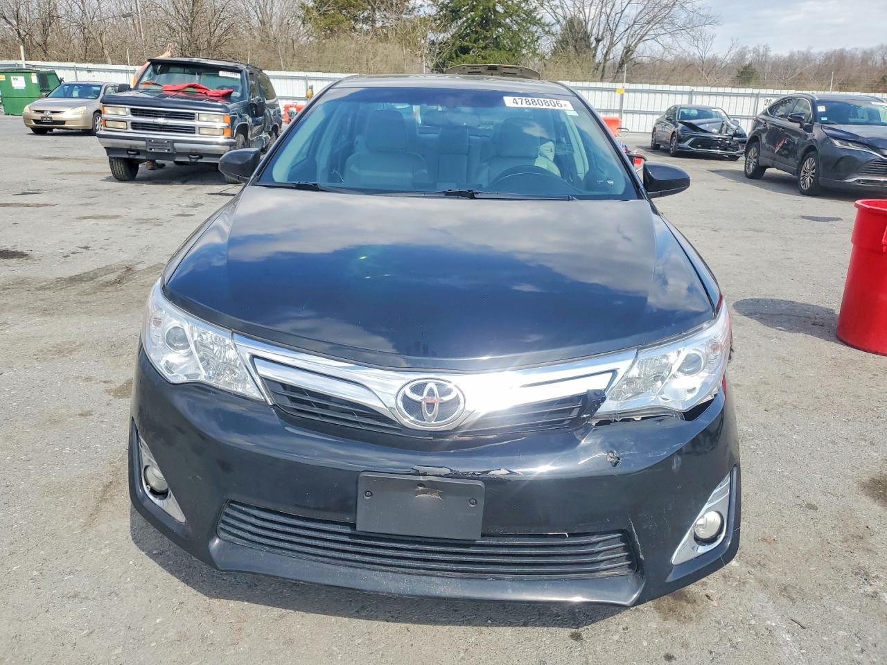 2013 TOYOTA CAMRY photo 9
