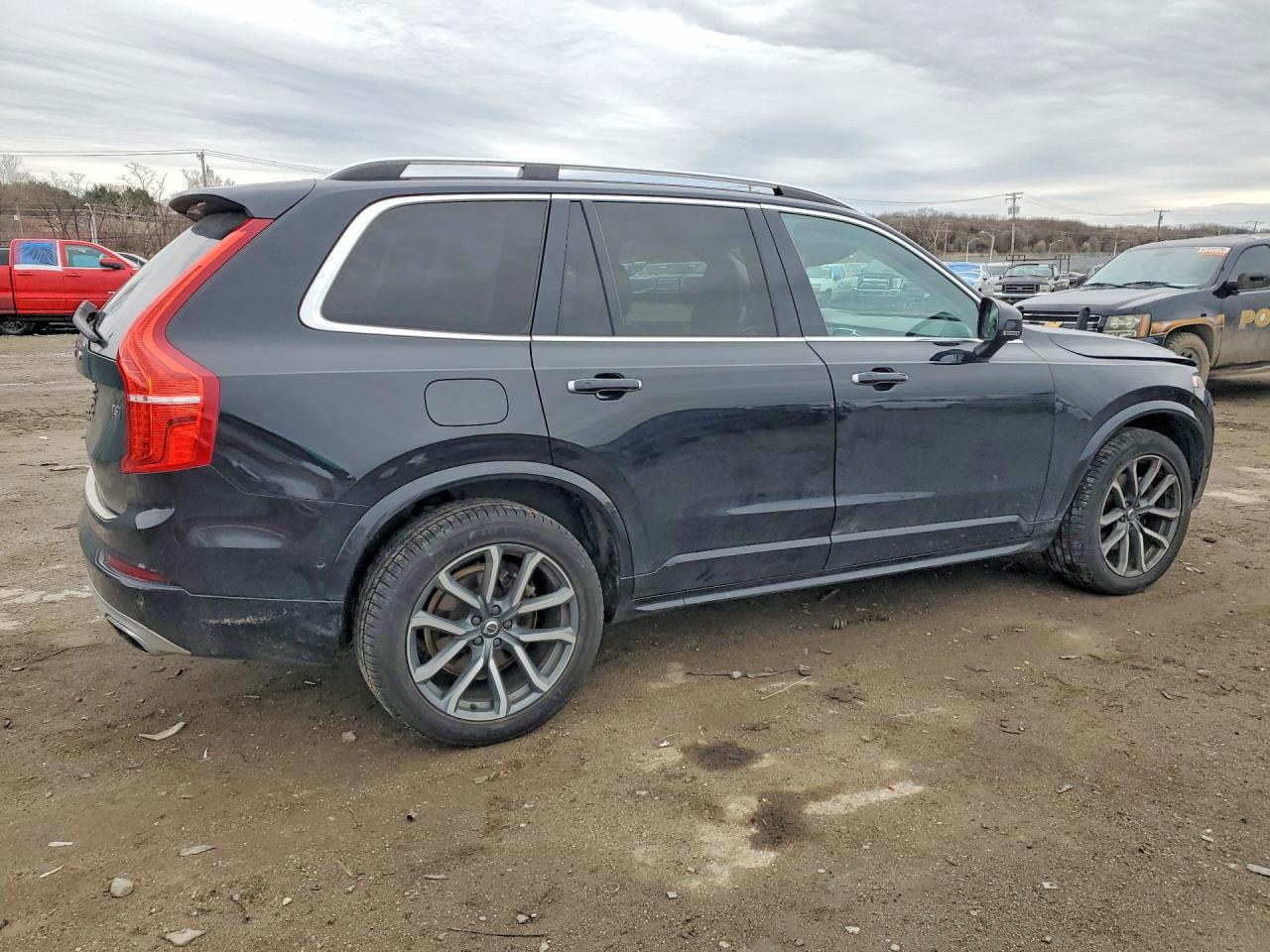 2019 VOLVO XC90 T6 MOMENTUM photo 3
