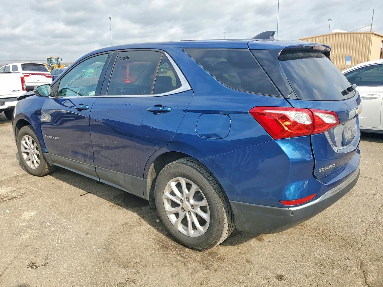 2019 CHEVROLET EQUINOX LT photo 2