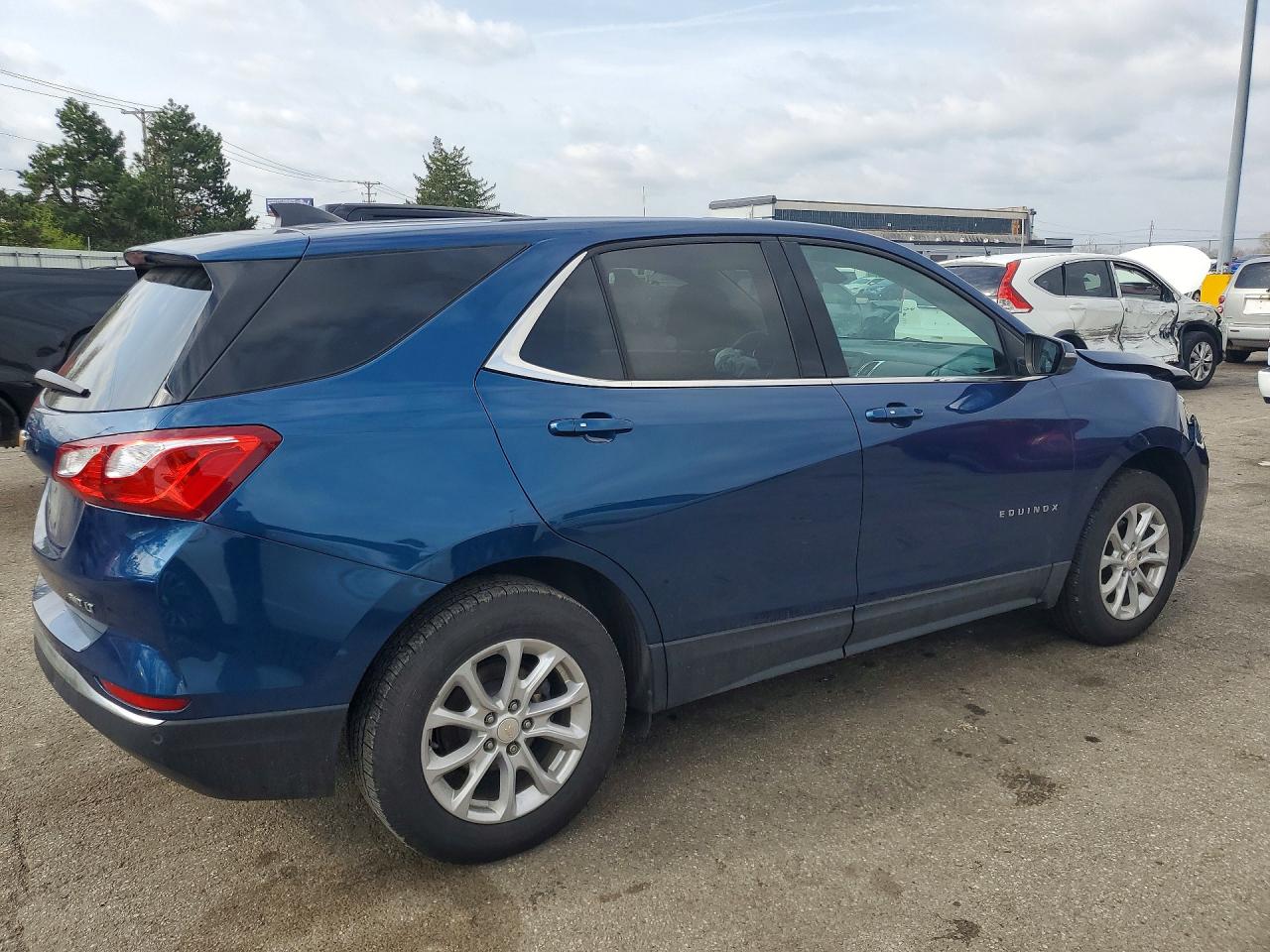 2019 CHEVROLET EQUINOX LT photo 3