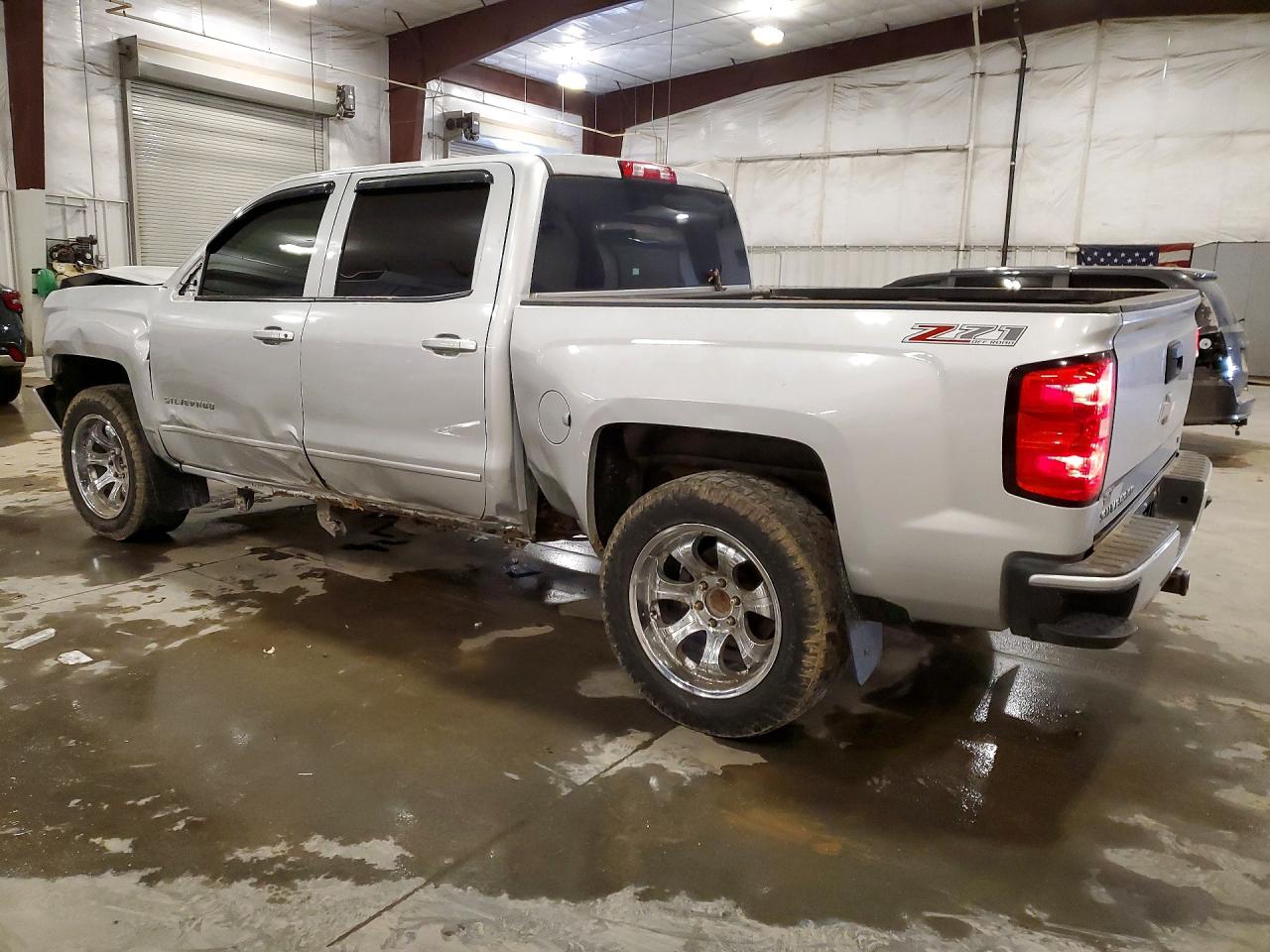 2017 CHEVROLET SILVERADO K1500 LT photo 2