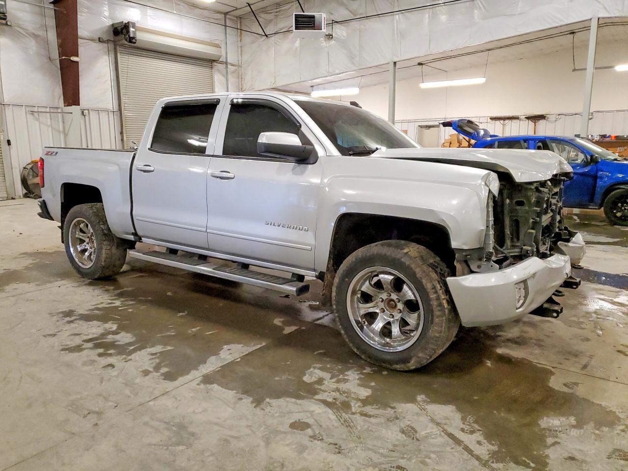 2017 CHEVROLET SILVERADO K1500 LT photo 4