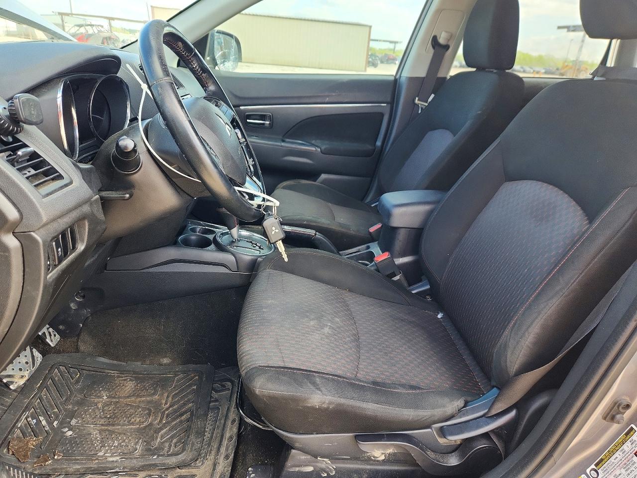 2017 MITSUBISHI OUTLANDER SPORT ES photo 7