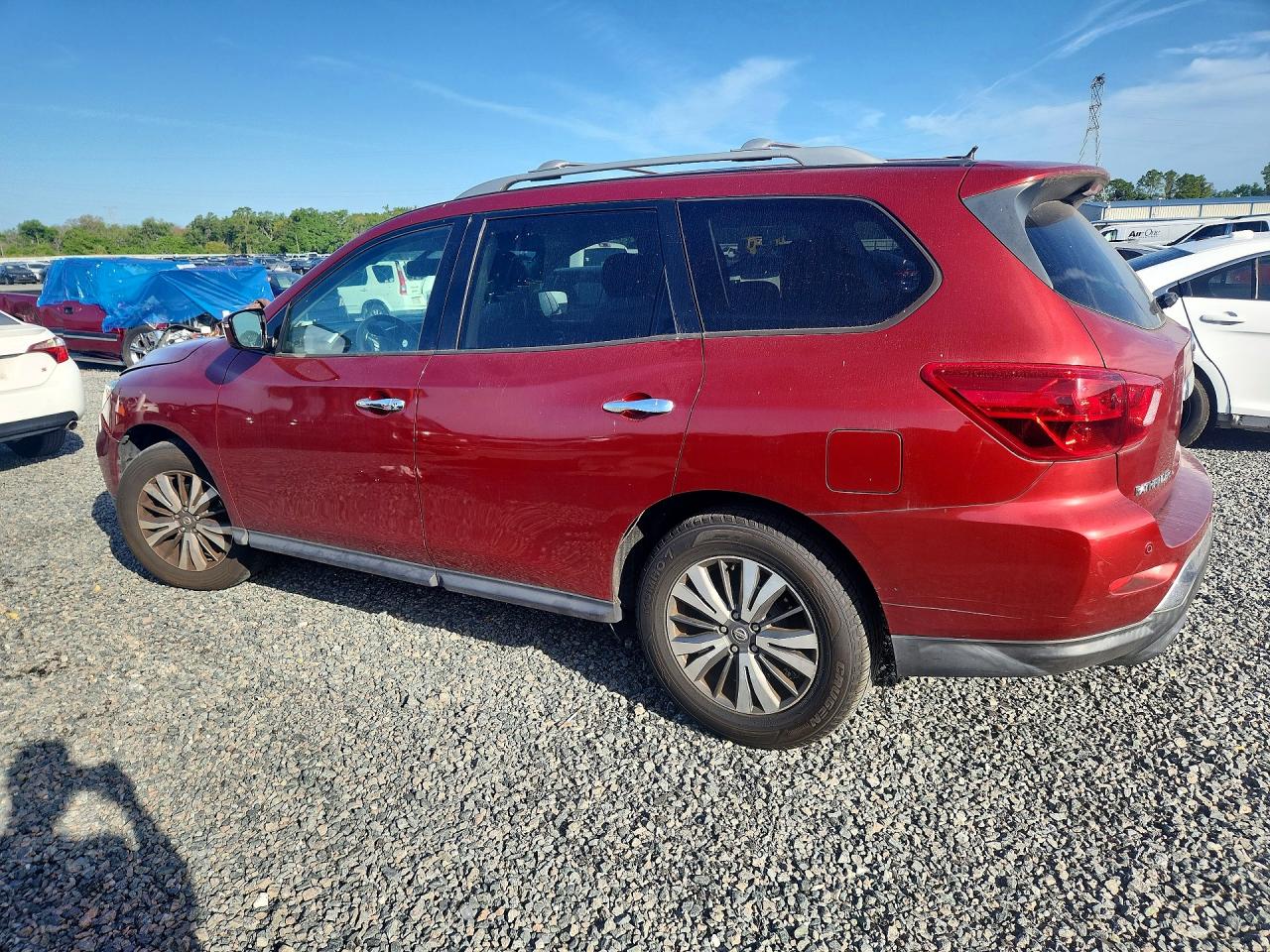 2017 NISSAN PATHFINDER SV photo 2