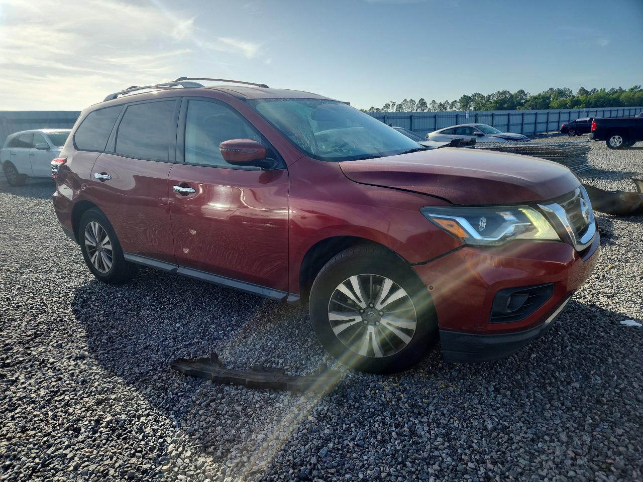 2017 NISSAN PATHFINDER SV photo 4
