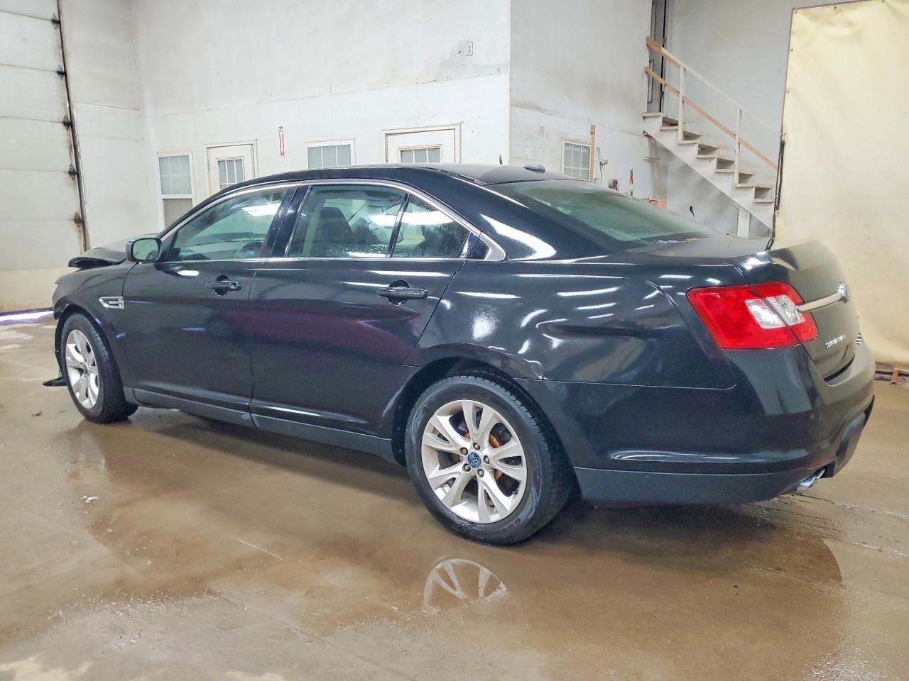 2010 FORD TAURUS SEL photo 2
