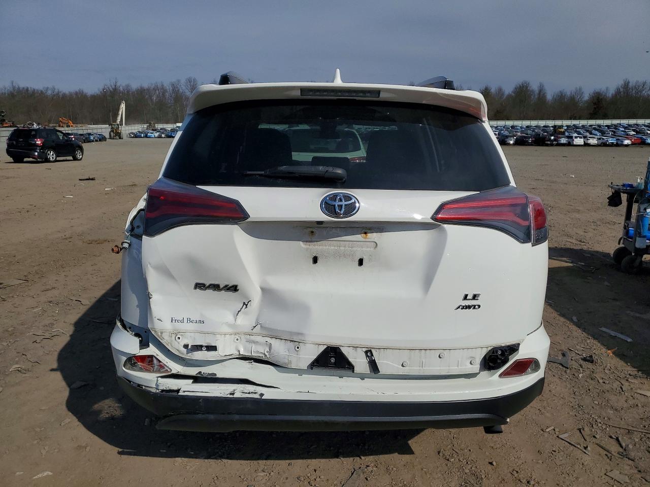 2017 TOYOTA RAV4 LE photo 11