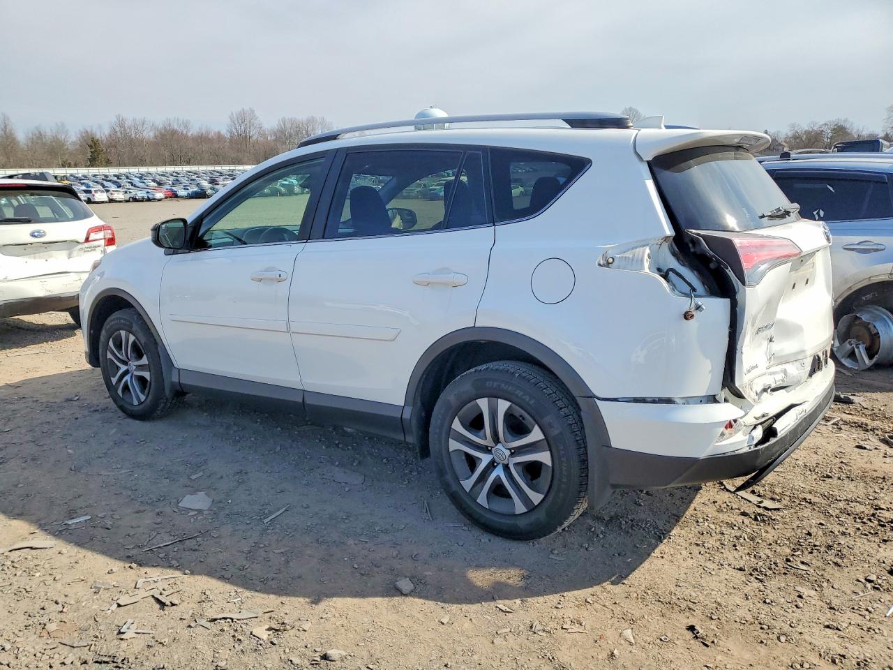 2017 TOYOTA RAV4 LE photo 3