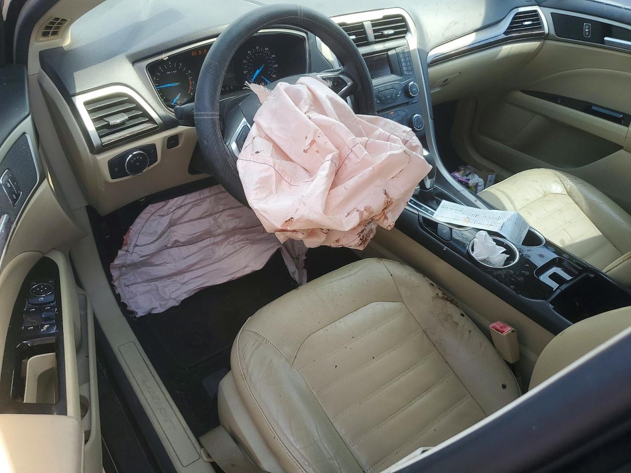 2014 FORD FUSION SE photo 22
