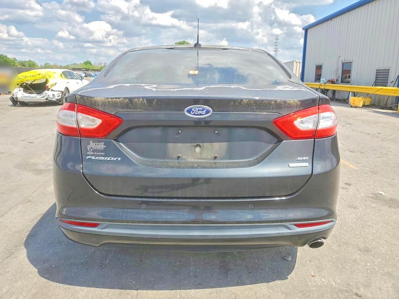 2014 FORD FUSION SE photo 16