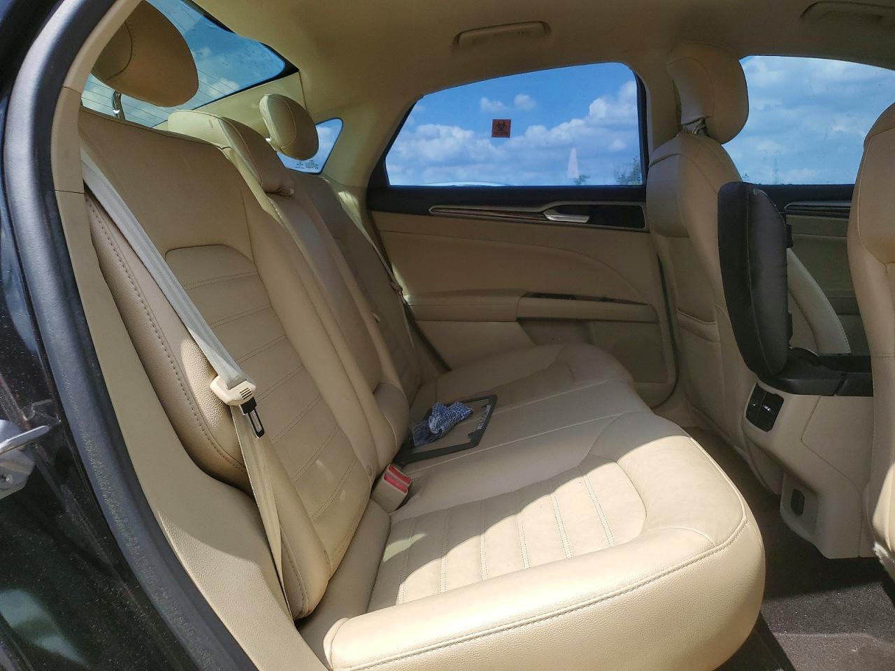 2014 FORD FUSION SE photo 28