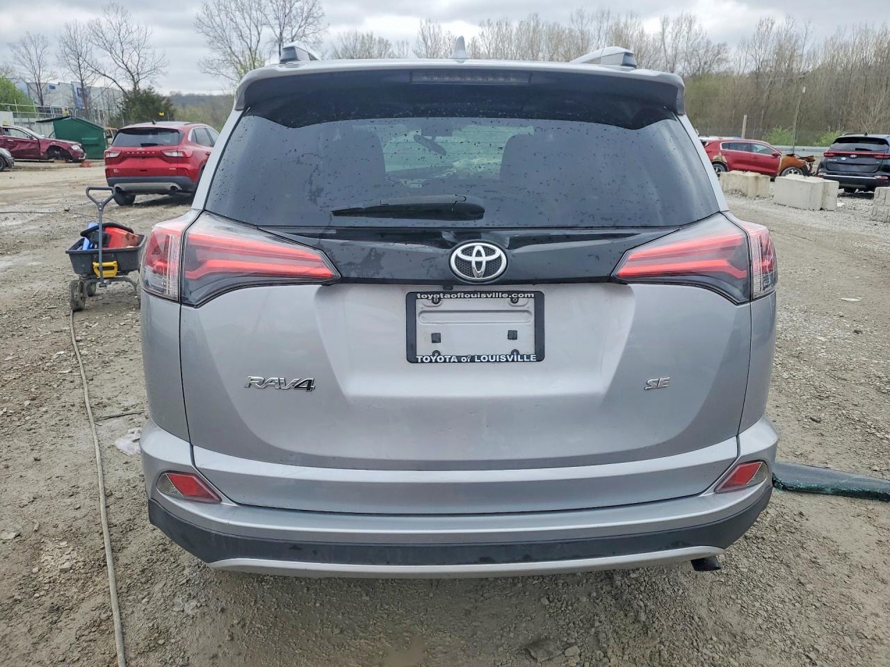 2016 TOYOTA RAV4 SE photo 16