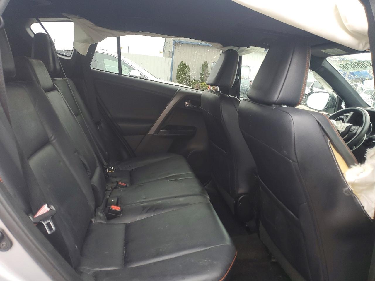 2016 TOYOTA RAV4 SE photo 31