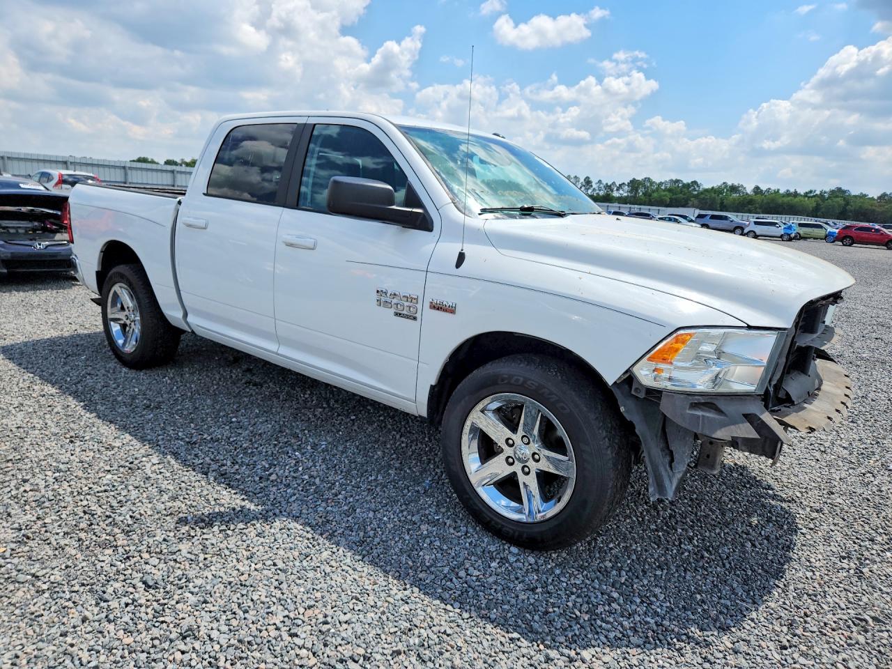 2019 RAM 1500 CLASSIC SLT photo 4