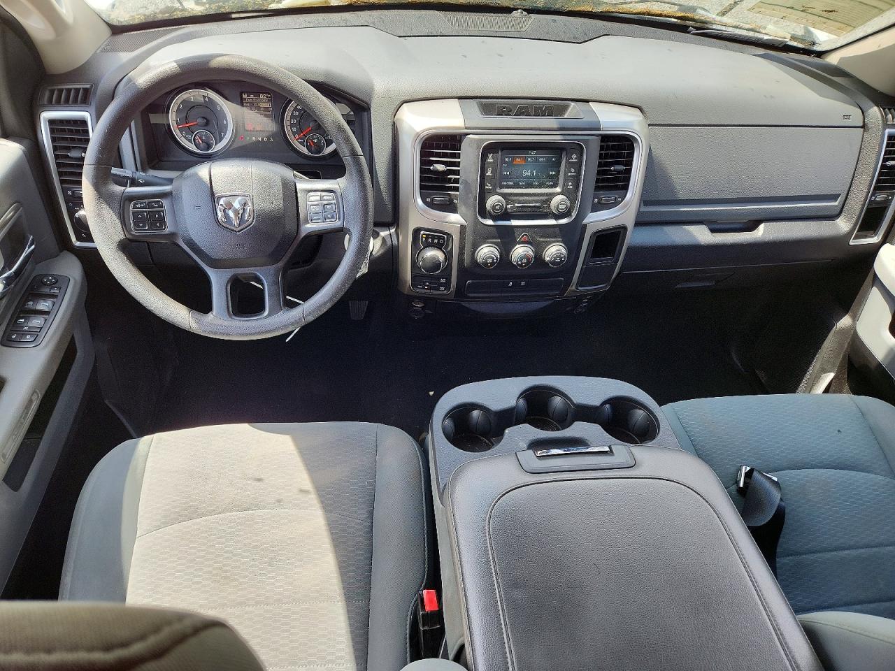 2019 RAM 1500 CLASSIC SLT photo 8