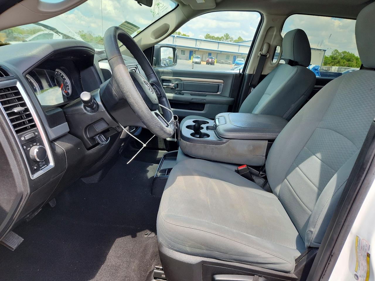 2019 RAM 1500 CLASSIC SLT photo 7