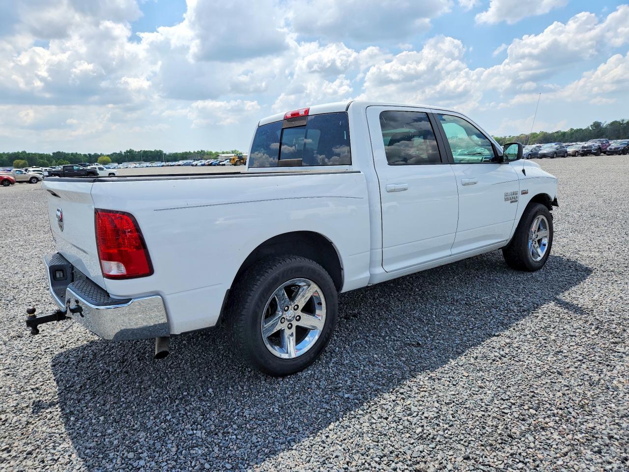 2019 RAM 1500 CLASSIC SLT photo 3