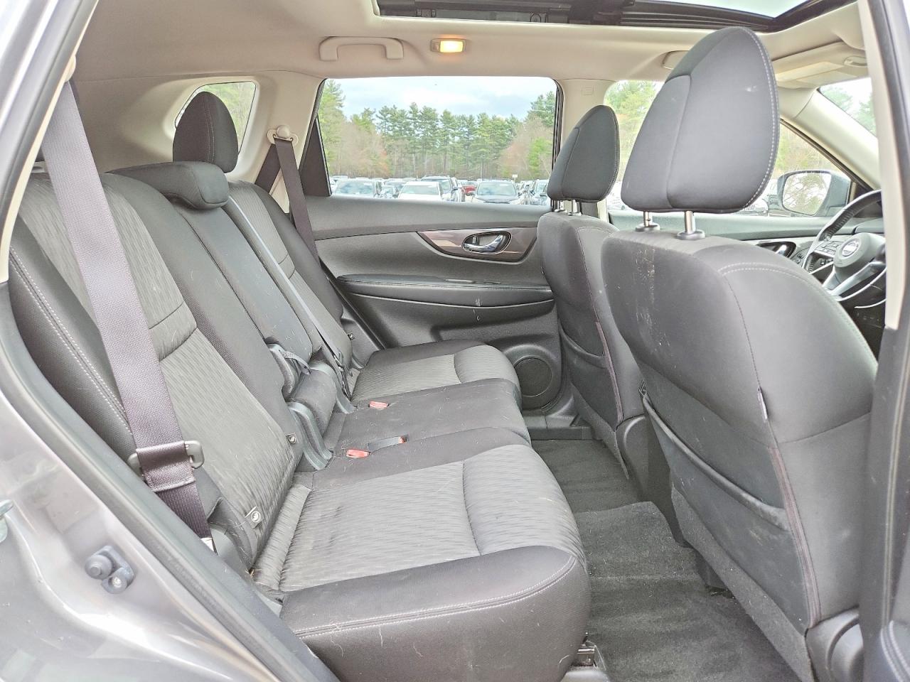2019 NISSAN ROGUE SV photo 21