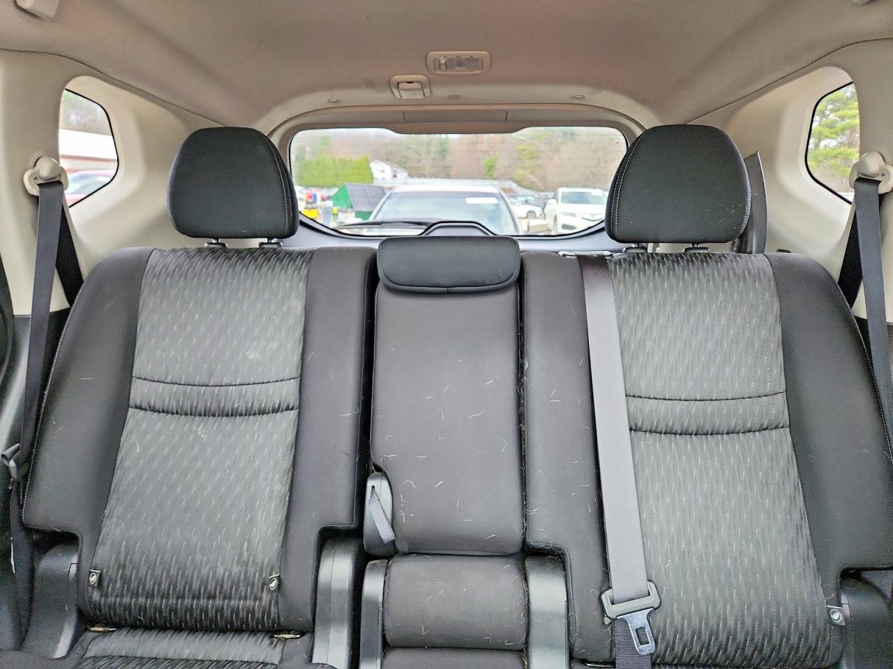 2019 NISSAN ROGUE SV photo 19