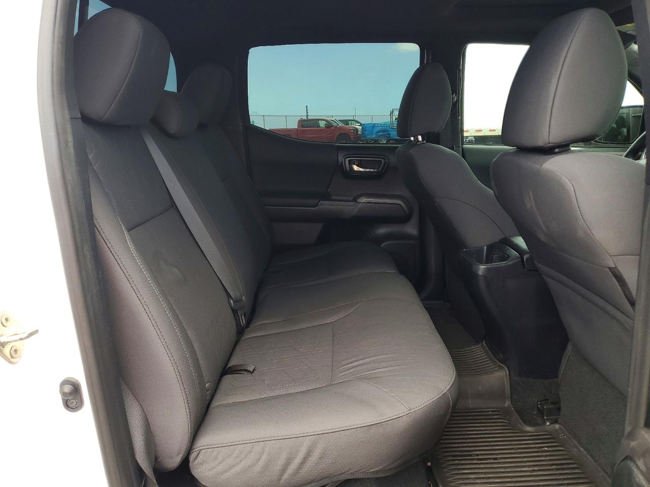 2017 TOYOTA TACOMA SR5 V6 photo 10