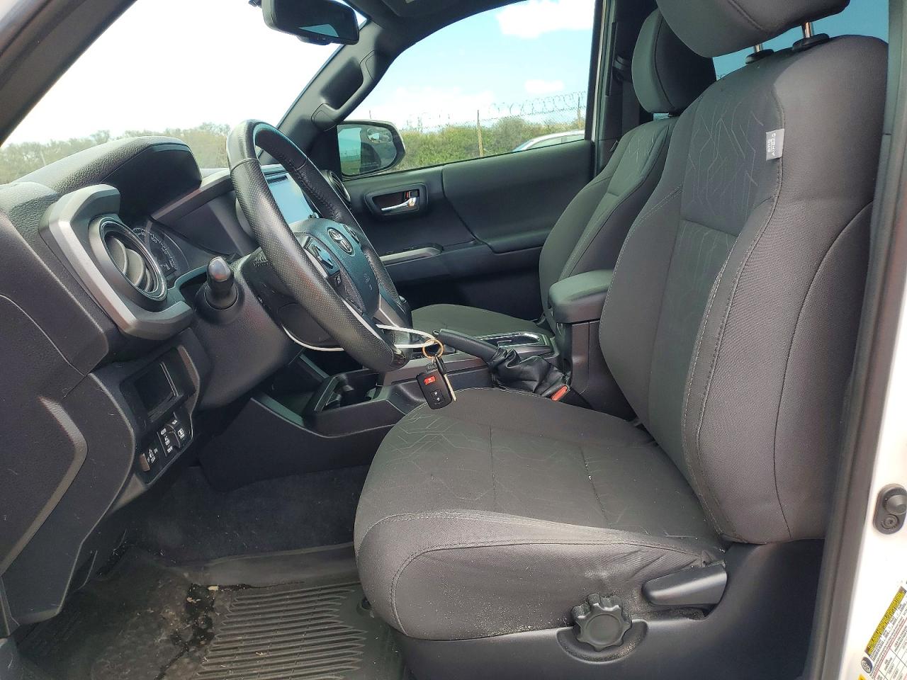 2017 TOYOTA TACOMA SR5 V6 photo 7