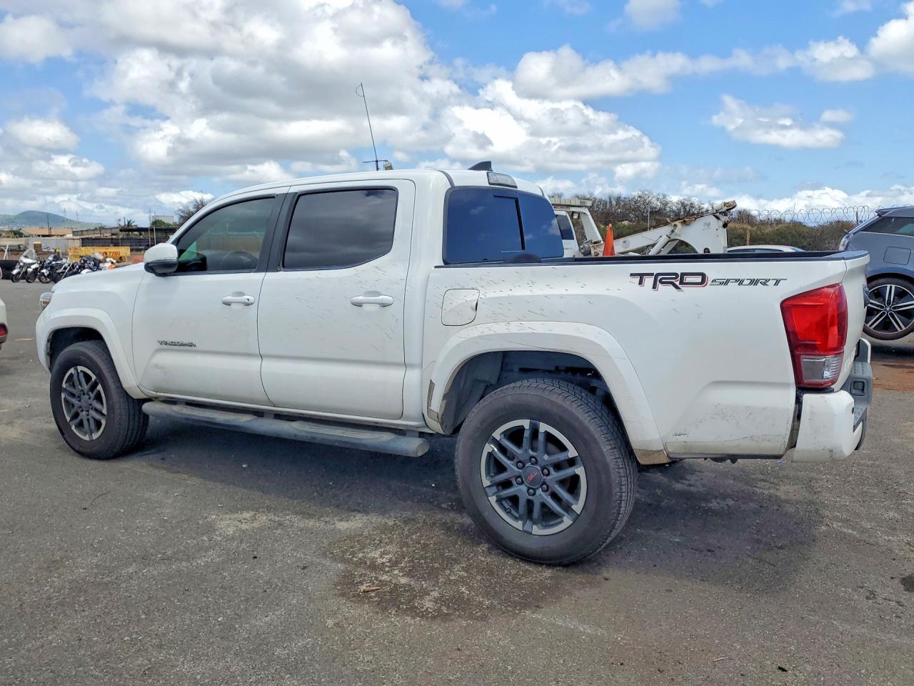 2017 TOYOTA TACOMA SR5 V6 photo 2