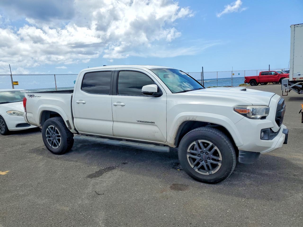 2017 TOYOTA TACOMA SR5 V6 photo 4